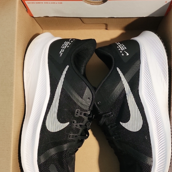 Nike Men's Black Running Shoes - Picture 2 of 10